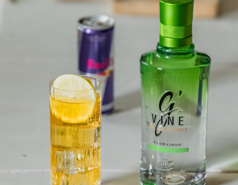Du gin avec Red Bull : un cocktail pour tenir jusqu’à l’aube